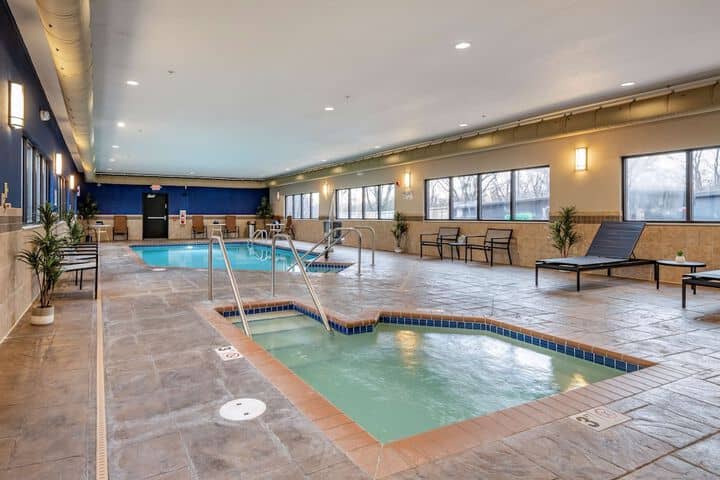 Pool 21 of 25