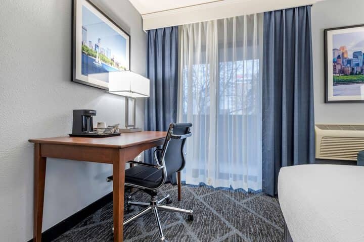 Room 15 of 25