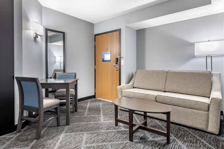 Room 5 of 25