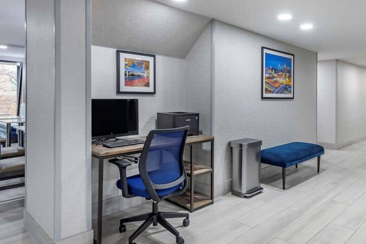 Business Center 25 of 25